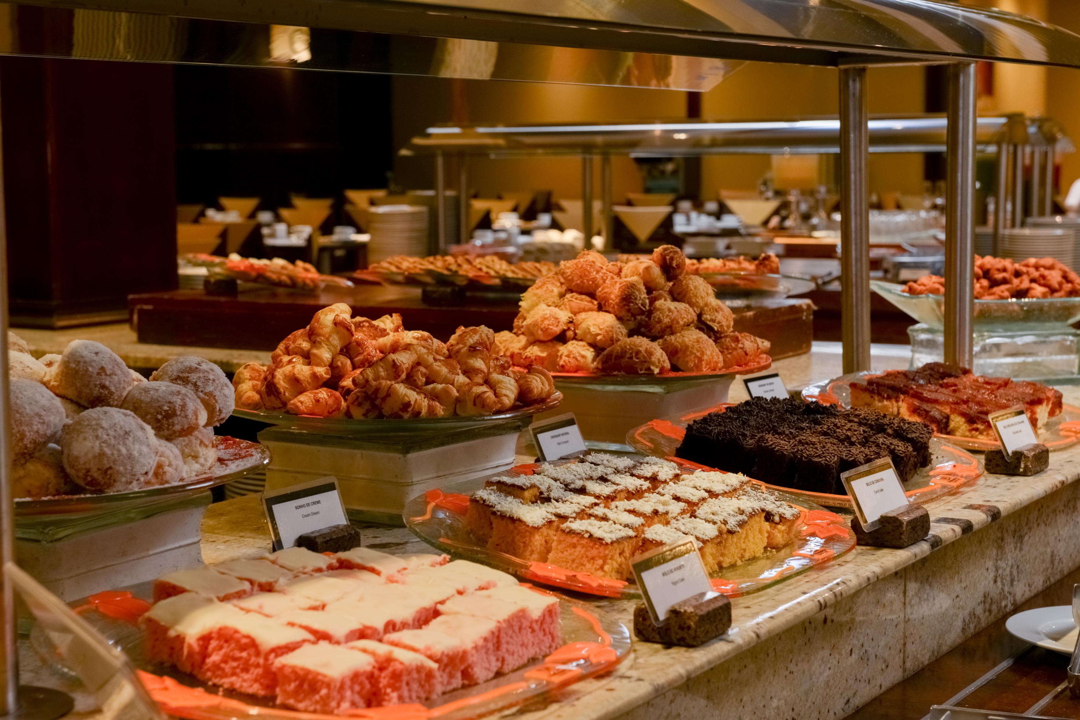 Wish Serrano Resort Gramado Exterior foto A dessert buffet